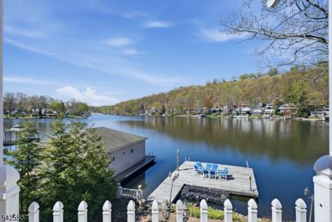 6 Oneida Avenue Hopatcong NJ 07843