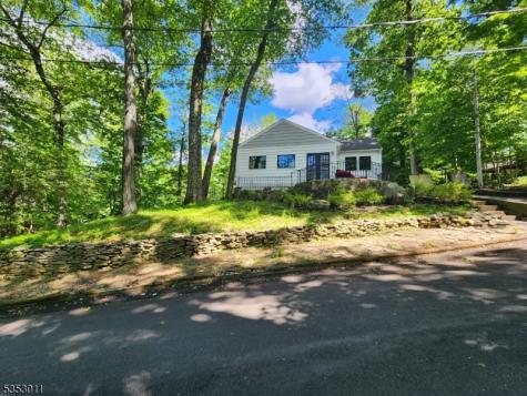 7 Raccoon Island Road Jefferson NJ 07849