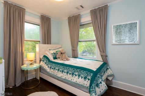 82 Oakland Road Maplewood NJ 07040