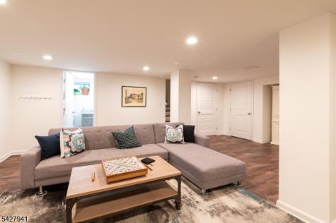 82 Oakland Road Maplewood NJ 07040