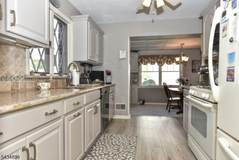159 Overlook Avenue North Haledon NJ 07508