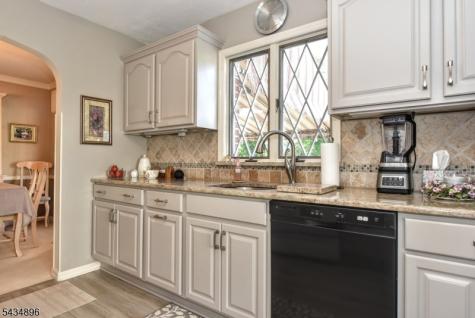 159 Overlook Avenue North Haledon NJ 07508