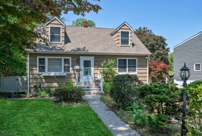 17 Canterbury Road Ringwood NJ 07456