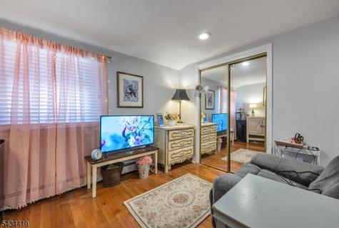 17 Canterbury Road Ringwood NJ 07456