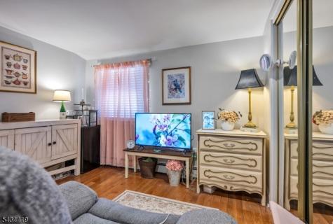 17 Canterbury Road Ringwood NJ 07456