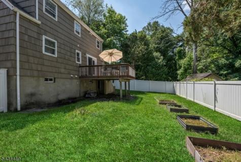 17 Canterbury Road Ringwood NJ 07456