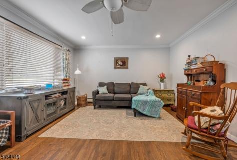 17 Canterbury Road Ringwood NJ 07456