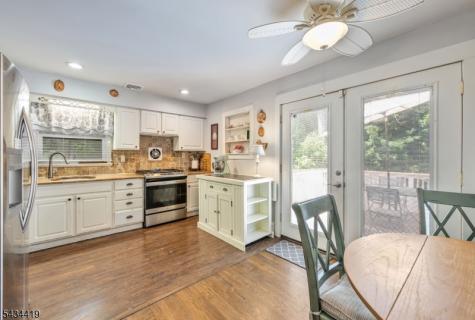17 Canterbury Road Ringwood NJ 07456