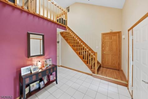 121 W Hill Road Woodbridge NJ 07067