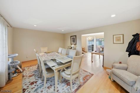 121 W Hill Road Woodbridge NJ 07067