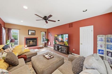 121 W Hill Road Woodbridge NJ 07067