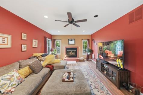 121 W Hill Road Woodbridge NJ 07067