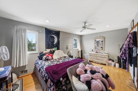 121 W Hill Road Woodbridge NJ 07067