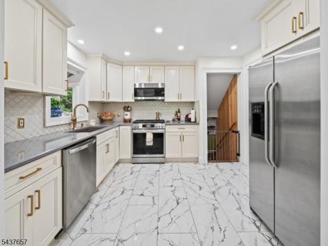 17 Ravine Court Clifton NJ 07013