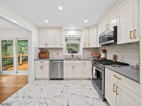 17 Ravine Court Clifton NJ 07013