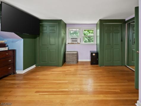 17 Ravine Court Clifton NJ 07013