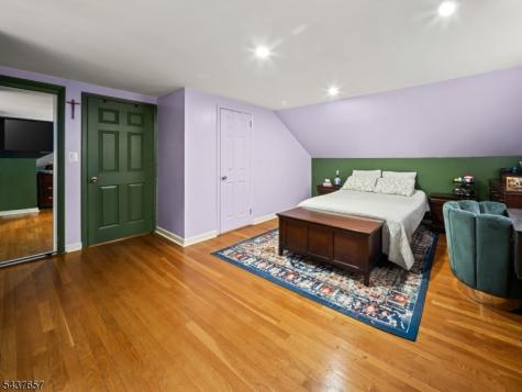 17 Ravine Court Clifton NJ 07013