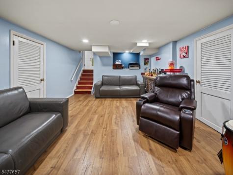 17 Ravine Court Clifton NJ 07013