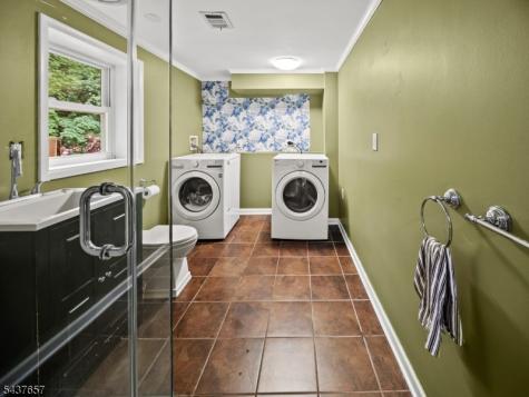 17 Ravine Court Clifton NJ 07013