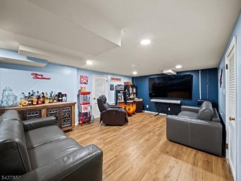 17 Ravine Court Clifton NJ 07013