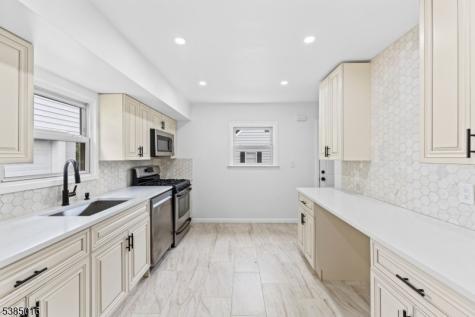 18 Farmingdale Avenue Bloomfield NJ 07003