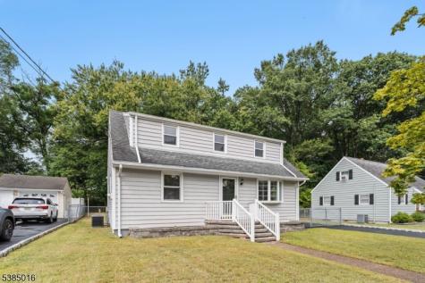 18 Farmingdale Avenue Bloomfield NJ 07003