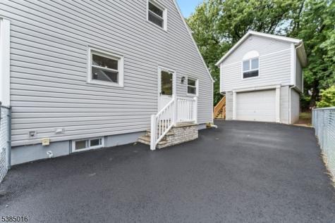 18 Farmingdale Avenue Bloomfield NJ 07003