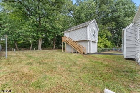 18 Farmingdale Avenue Bloomfield NJ 07003
