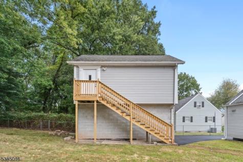 18 Farmingdale Avenue Bloomfield NJ 07003