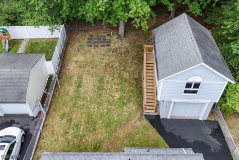 18 Farmingdale Avenue Bloomfield NJ 07003