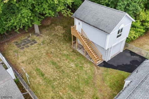 18 Farmingdale Avenue Bloomfield NJ 07003