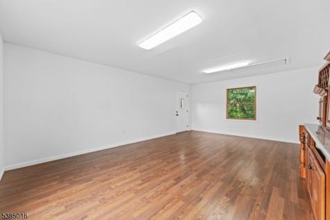 18 Farmingdale Avenue Bloomfield NJ 07003