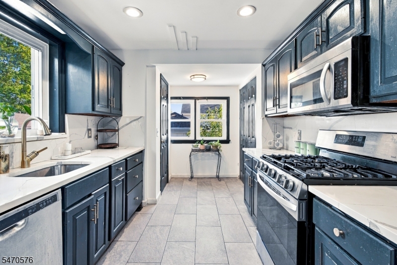 211 Hillside Road Elizabeth NJ 07208