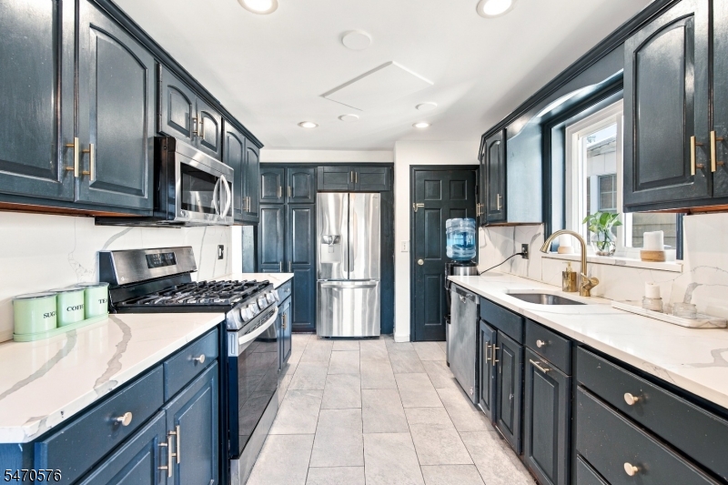 211 Hillside Road Elizabeth NJ 07208