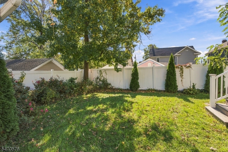 211 Hillside Road Elizabeth NJ 07208