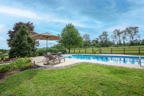 71 Rainbow Hill Road East Amwell NJ 08822