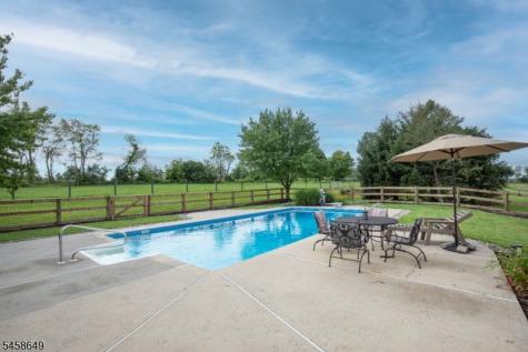 71 Rainbow Hill Road East Amwell NJ 08822