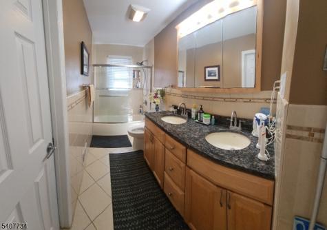 71 Rodak Circle Edison NJ 08817