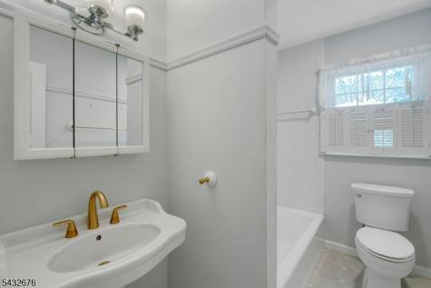98 Vassar Drive Paramus NJ 07652