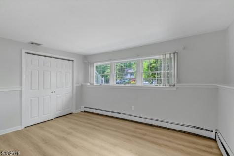 98 Vassar Drive Paramus NJ 07652