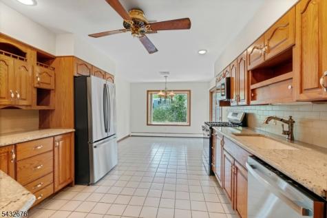 98 Vassar Drive Paramus NJ 07652