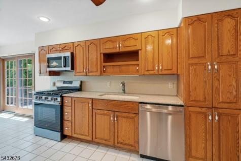 98 Vassar Drive Paramus NJ 07652