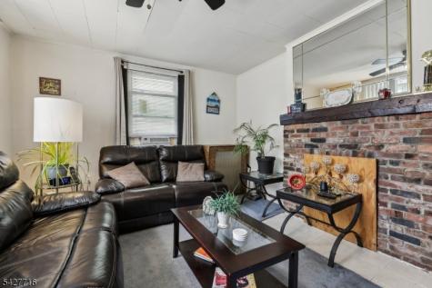 86 Burchard Avenue East Orange NJ 07017
