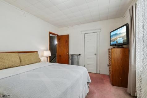 86 Burchard Avenue East Orange NJ 07017