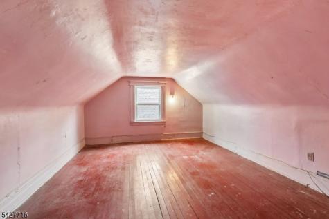 86 Burchard Avenue East Orange NJ 07017