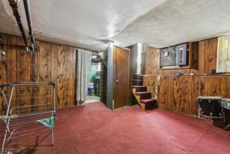 86 Burchard Avenue East Orange NJ 07017