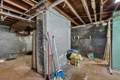 86 Burchard Avenue East Orange NJ 07017