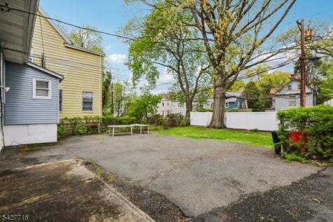 86 Burchard Avenue East Orange NJ 07017