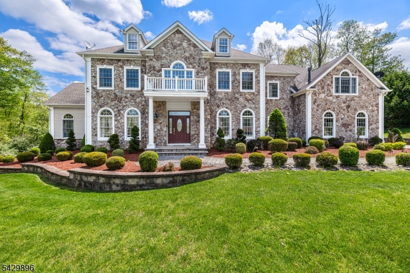 8 Peach Tree Lane Chester NJ 07930