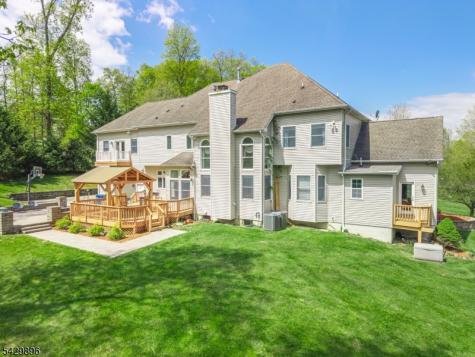 8 Peach Tree Lane Chester NJ 07930
